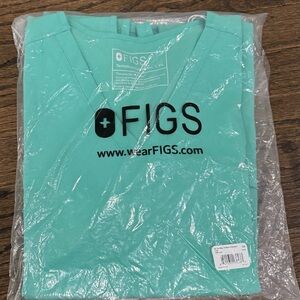 NWT- FIGS Casma Three Pocket Surgical Green Scrub Top- XS